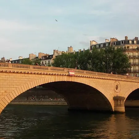 Апартаменты Ile Saint-louis Glamorous Flat Париж